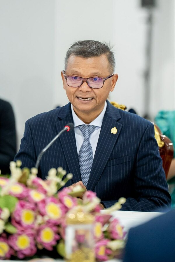 ក្រសួងអប់រំ ព្រមានចាត់វិធានការធ្ងន់ ចំពោះសាមីជន ឬបុគ្គលពាក់ព័ន្ធដែលក្លែងបន្លំ ឬប្រើប្រាស់លិខិតរបស់ក្រសួងអប់រំ យុវជន និងកីឡាក្លែងក្លាយ